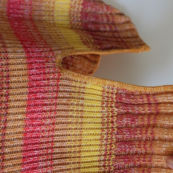 Express Striped, Slit Back, V-Neck Women's Multicolored Sweater - Picture 6 of 8